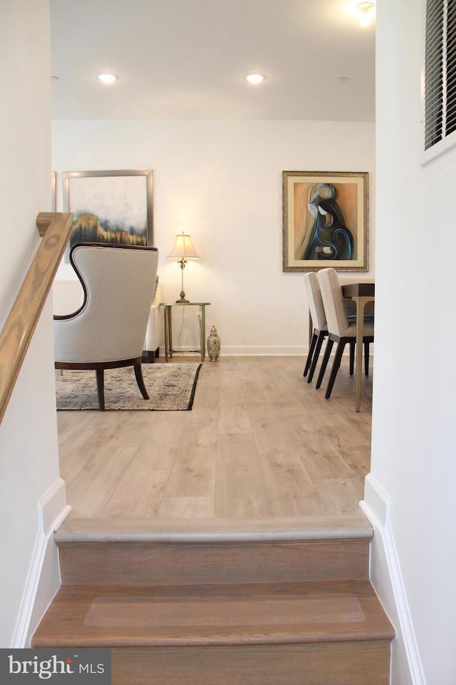 4975 Longmire Way, Chantilly, VA 20151 - photo 2