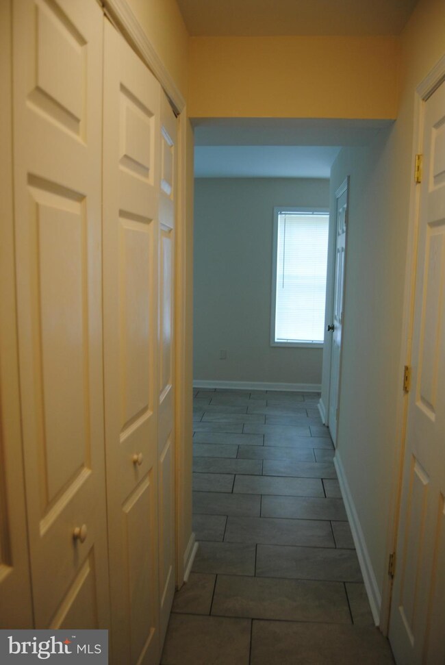 11234 Cristins Cir, Hagerstown, MD 21742 - photo 5