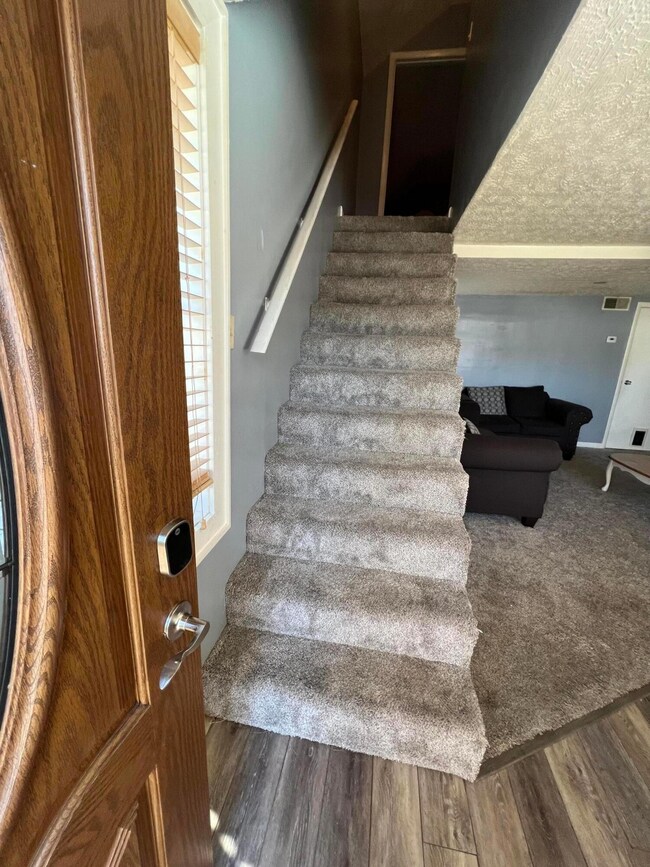 419 1/2 N Main St, Sugar Grove, OH 43155 - photo 5