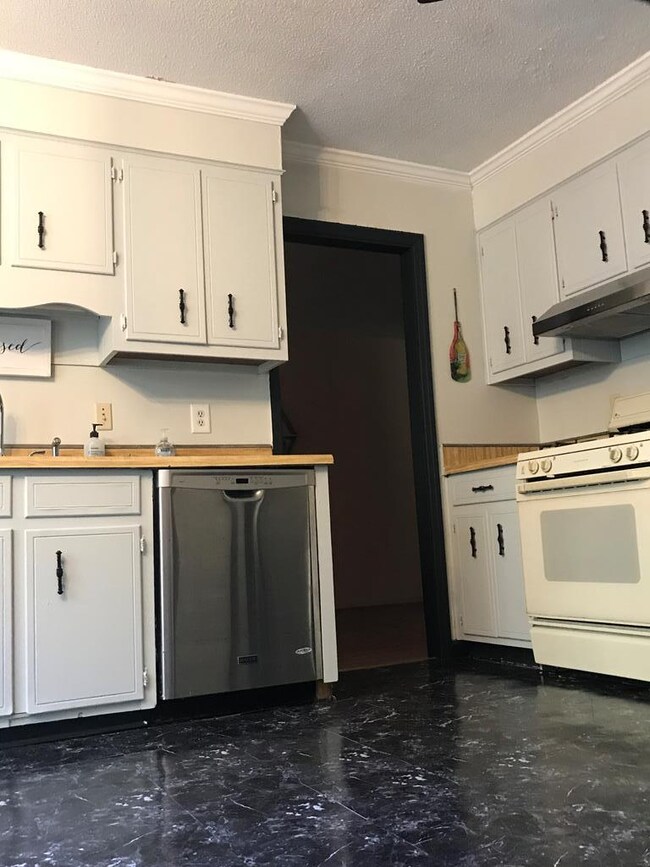 2102 Oak Leaf Way, Augusta, GA 30906 - photo 2