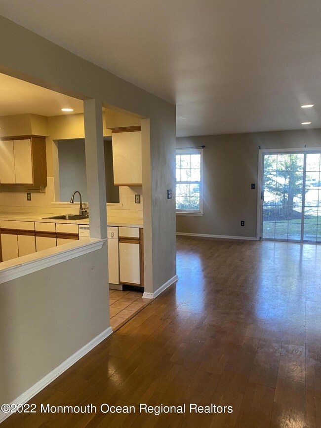 887 Crimson Ct unit 148, Morganville, NJ 07751 - photo 5