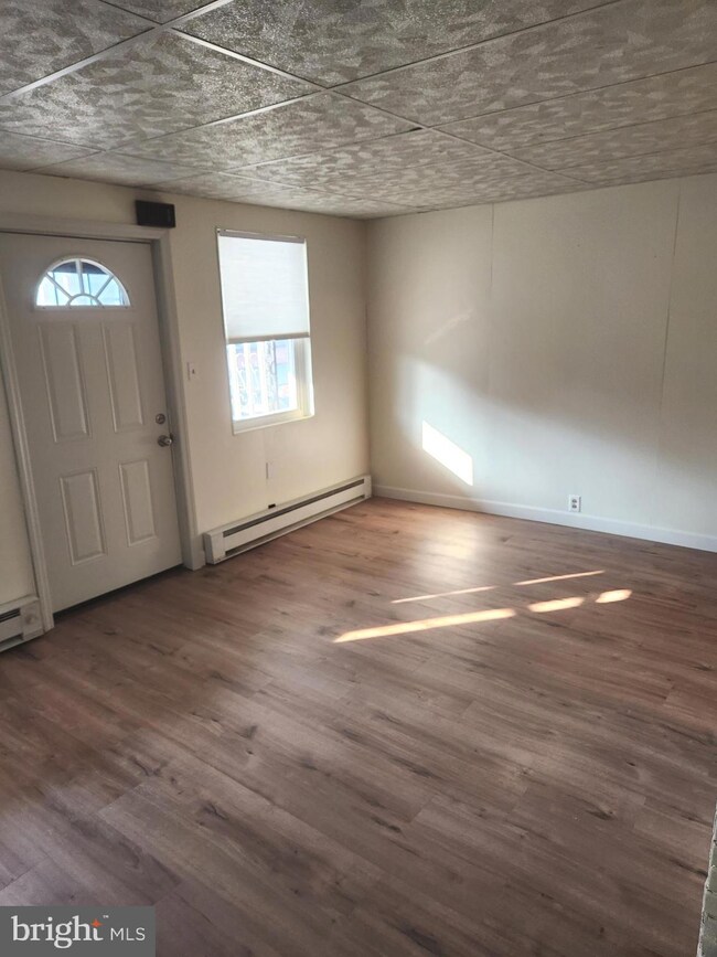 114 E Hancock St, Saint Clair, PA 17970 - photo 3