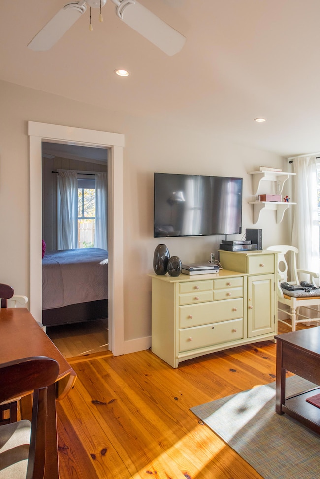 12 Brewster St unit U2, Provincetown, MA 02657 - photo 6