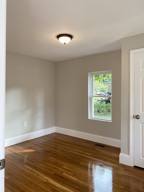 92 South St, Plymouth, MA 02360 - photo 4