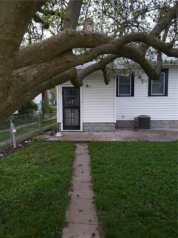 242 N 17th Ave, Beech Grove, IN 46107 - photo 4