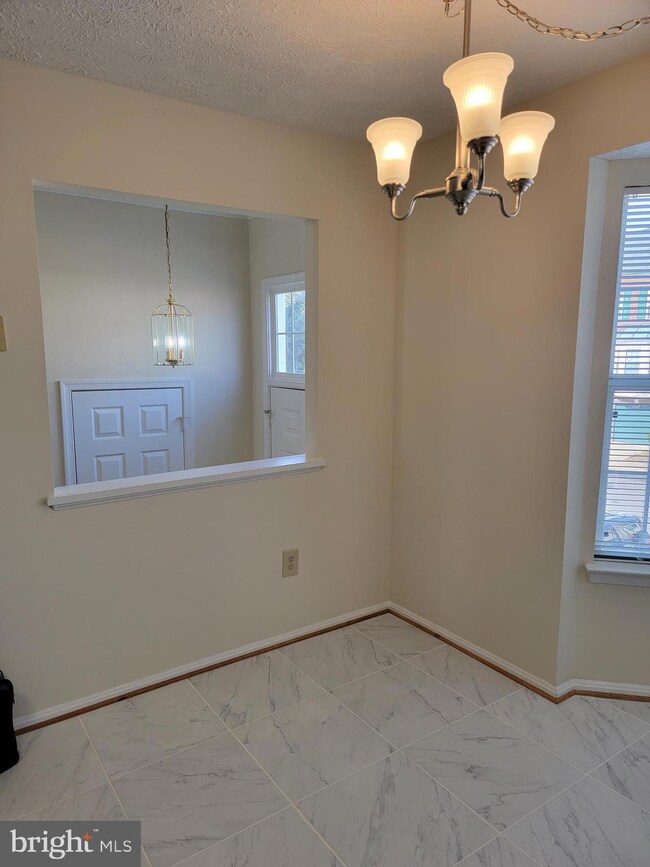 102 W Park Dr, Stafford, VA 22554 - photo 4