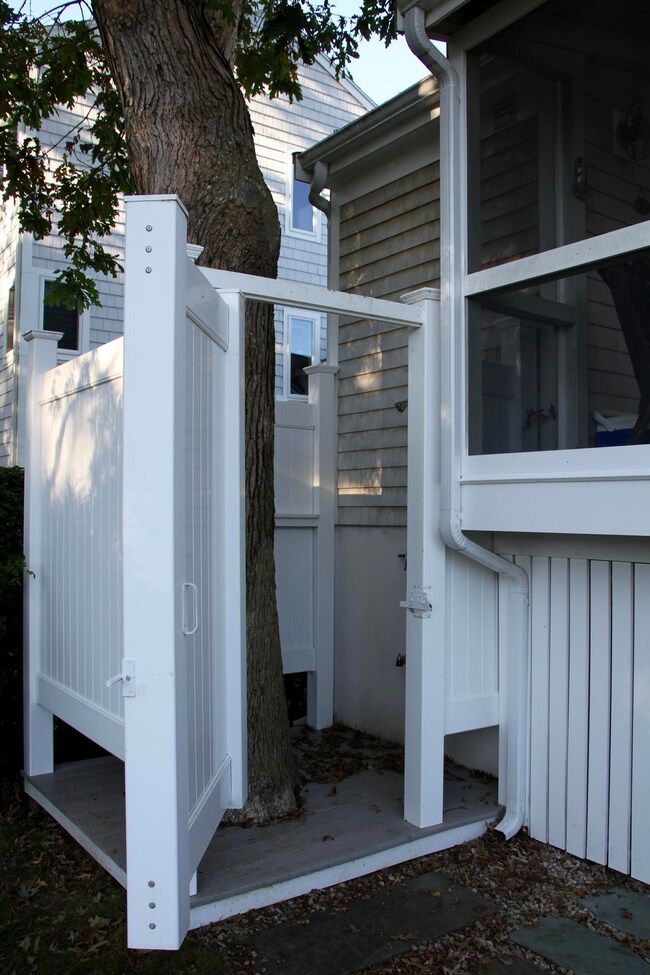 545 Circuit Ave, Pocasset, MA 02559 - photo 3