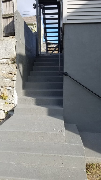 8 Angell St, West Warwick, RI 02893 - photo 2