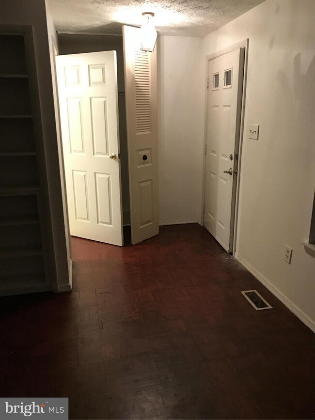 8216 Brucar Ct, Gaithersburg, MD 20877 - photo 6