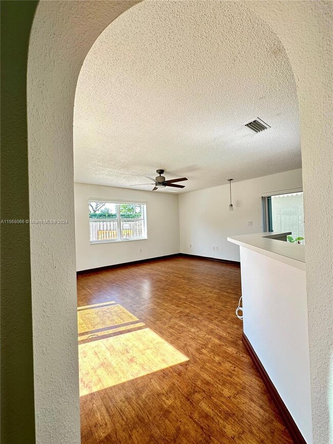 11374 NW 50th Terrace, Doral, FL 33178 - photo 4