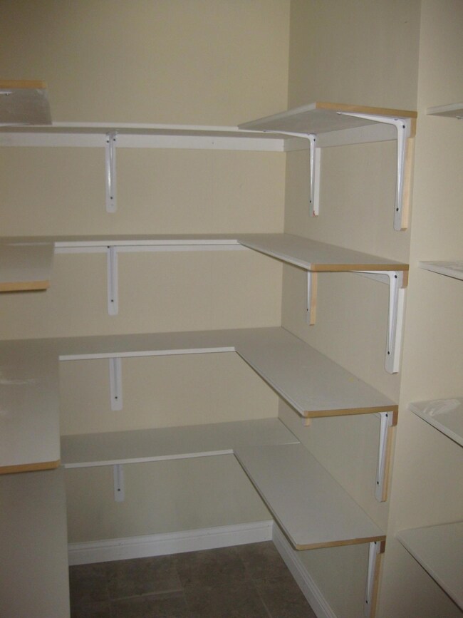 WALK IN PANTRY