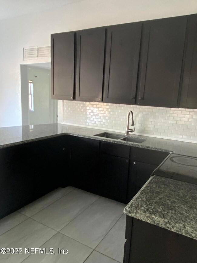 9740 Hogan Rd, Jacksonville, FL 32246 - photo 3