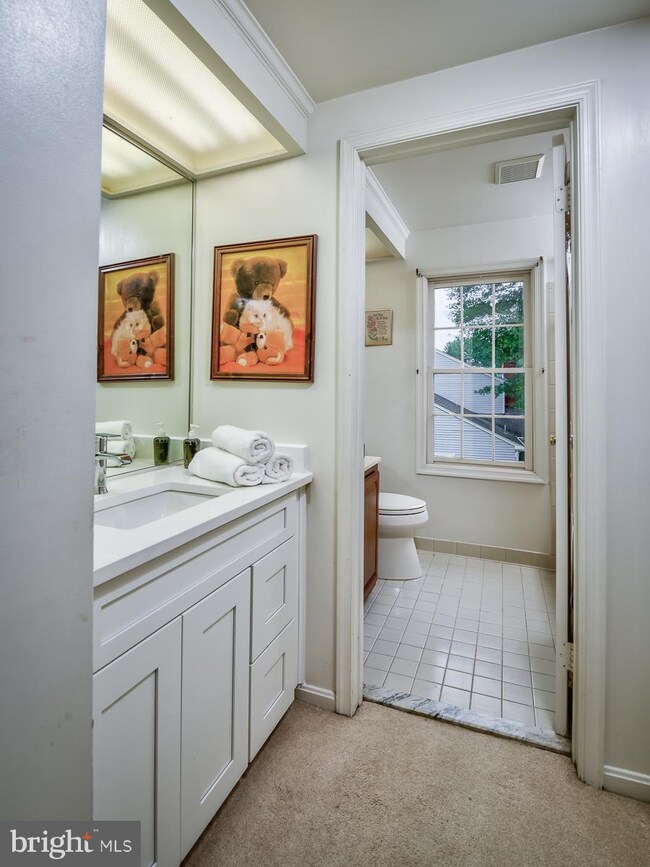 12641 Gravenhurst Ln, North Potomac, MD 20878 - photo 2