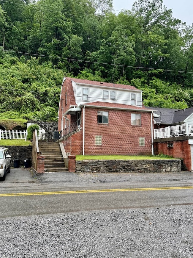 142 Cherokee Rd, Northfork, WV 24868 - photo 3