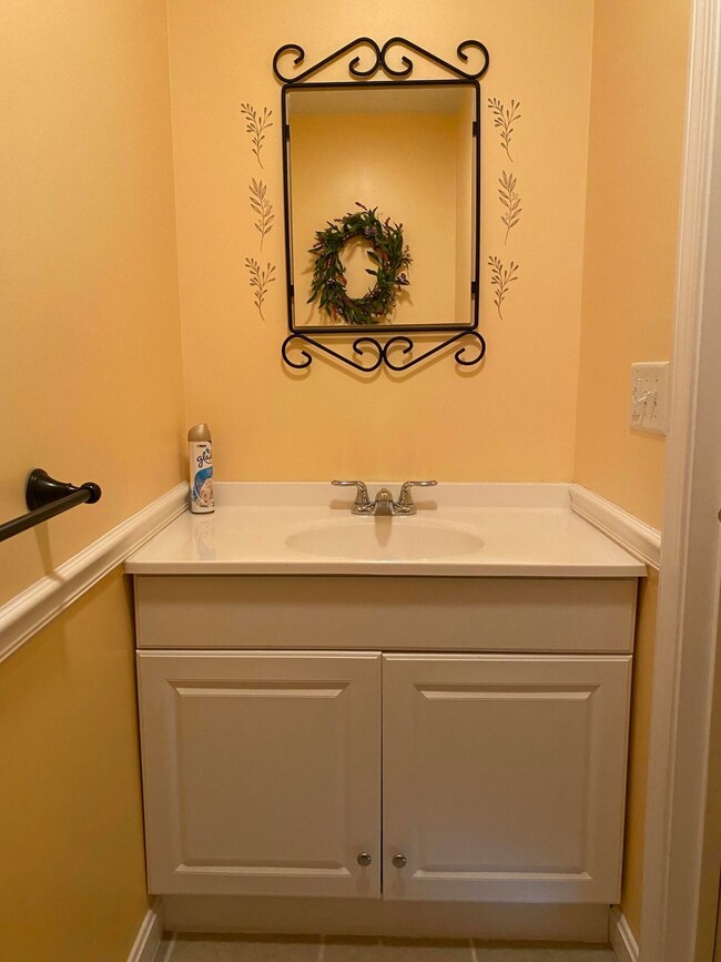 1/2 Bathroom