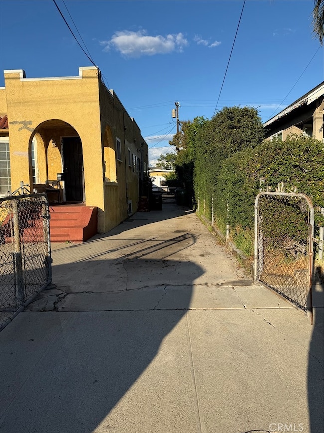 2731 Malabar St, Los Angeles, CA 90033 - photo 4