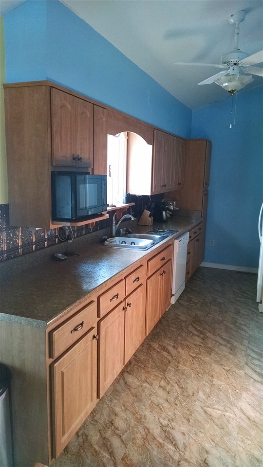 2 Lafayette Rd, Newmarket, NH 03857 - photo 2