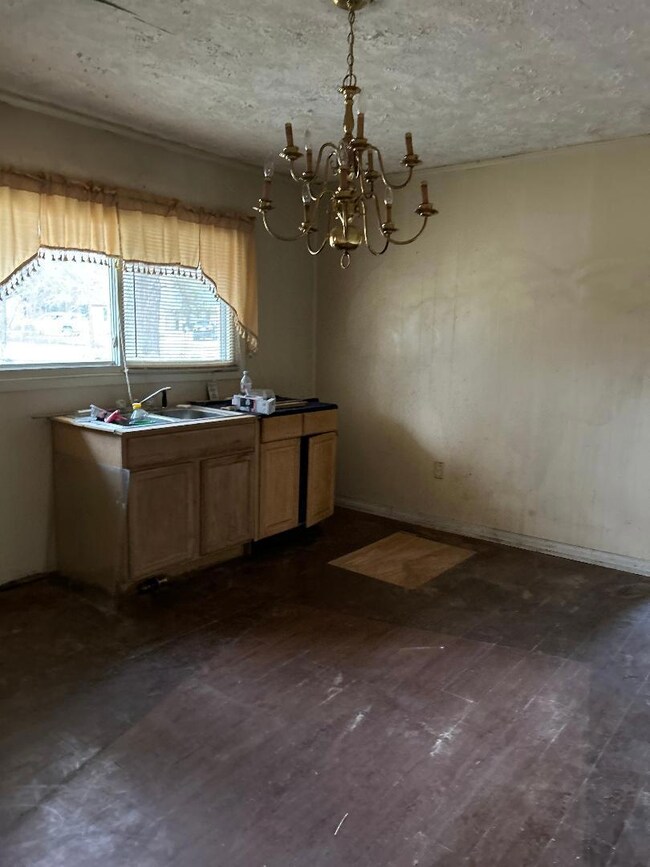304 Bluebird Ln Kitchen