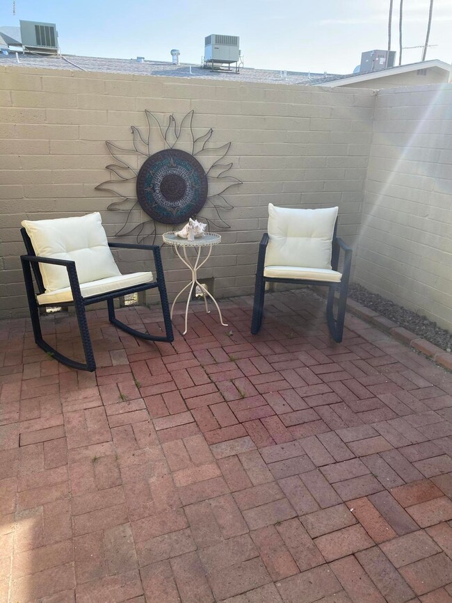 13804 N Newcastle Dr, Sun City, AZ 85351 - photo 6