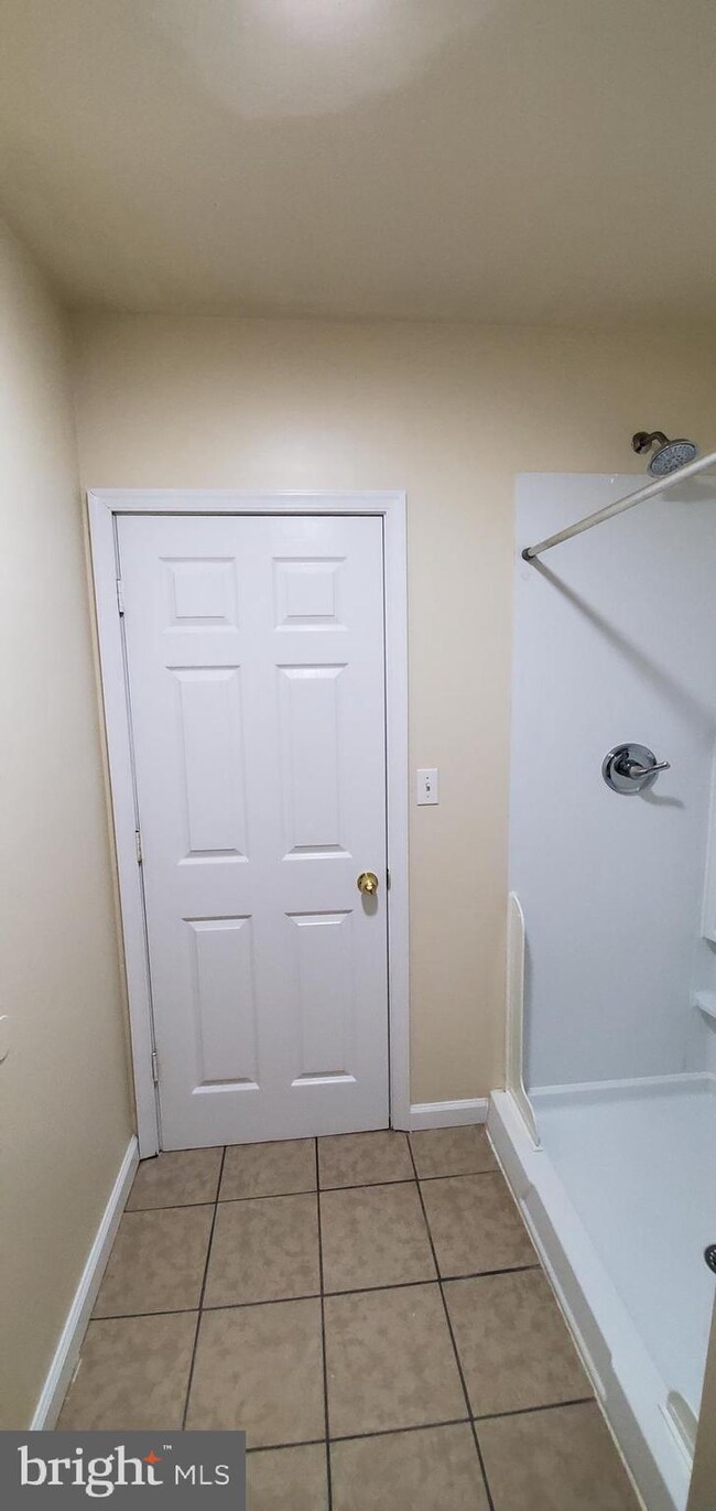 29 N Main St unit 2E, Spring City, PA 19475 - photo 7