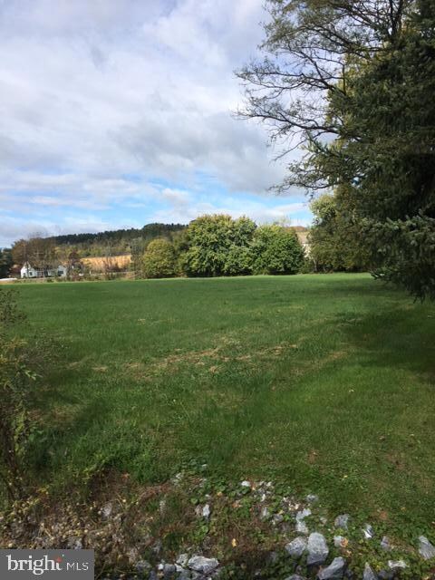 635 E Derry Rd, Hershey, PA 17033 - photo 3