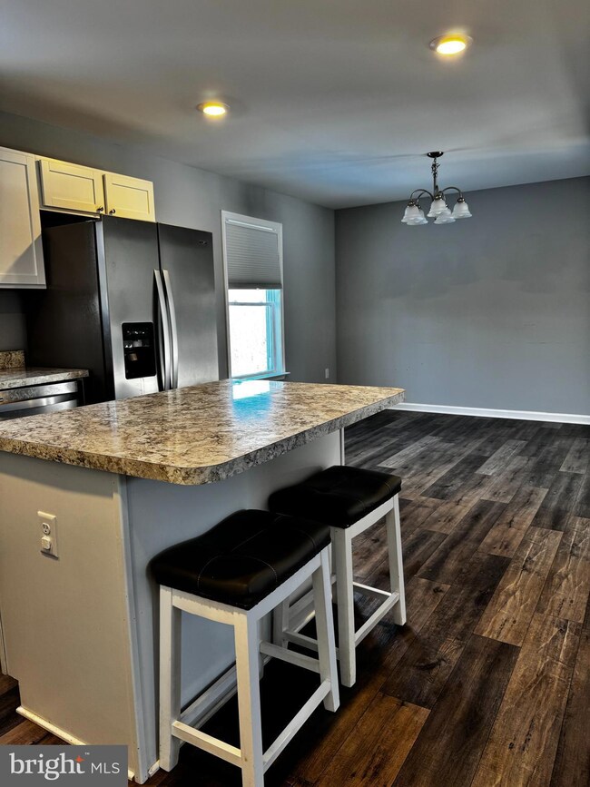 487 Stonewall St, Strasburg, VA 22657 - photo 5