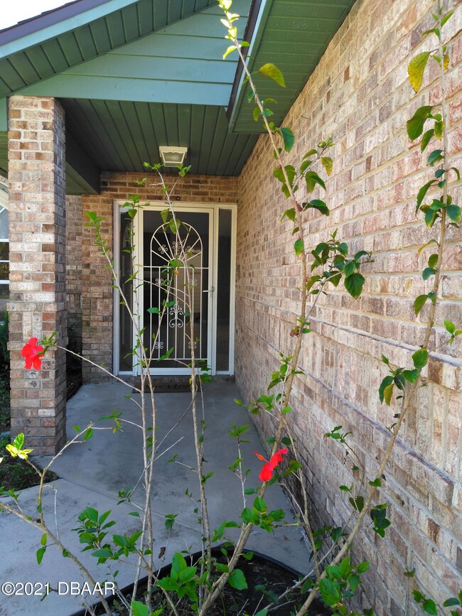 breakaway front foyer