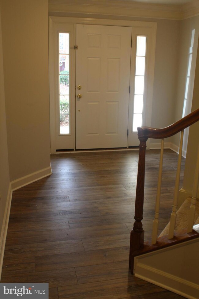 12756 Heron Ridge Dr, Fairfax, VA 22030 - photo 2