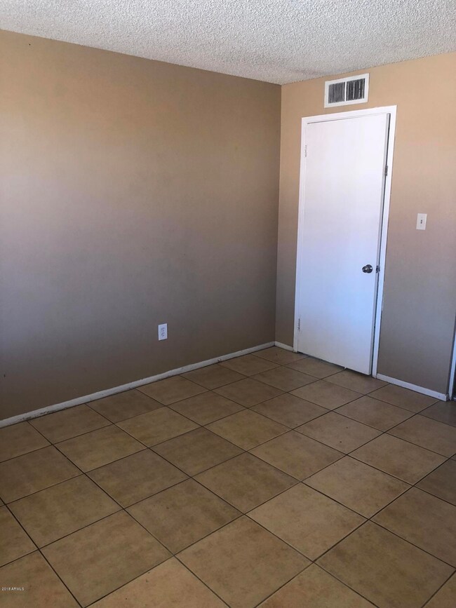 4307 N 73rd Ln, Phoenix, AZ 85033 - photo 4