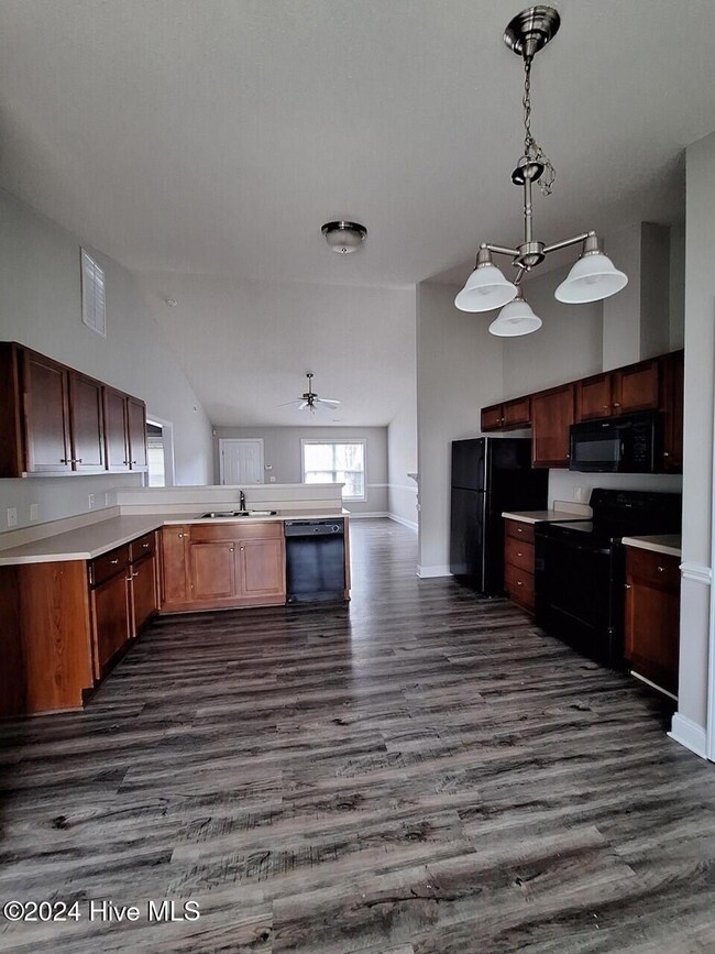 2541 Saddleback Dr unit B, Winterville, NC 28590 - photo 3