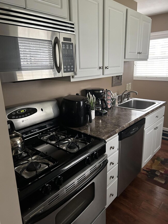 1802 Sycamore St, Niles, MI 49120 - photo 2