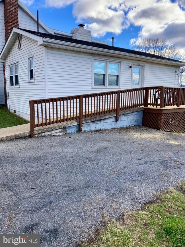 456 Rockville Rd unit 458, Quicksburg, VA 22847 - photo 2