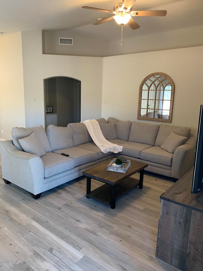 LIVING ROOM V2