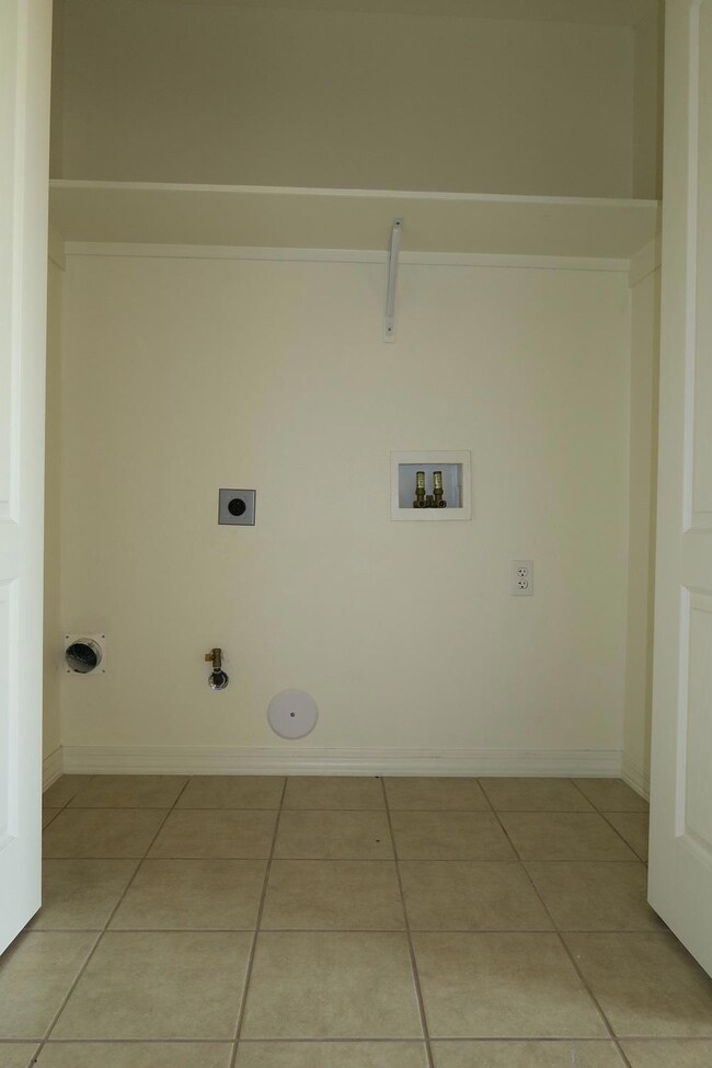 2413 Tremont Ave unit C4, El Paso, TX 79930 - photo 6