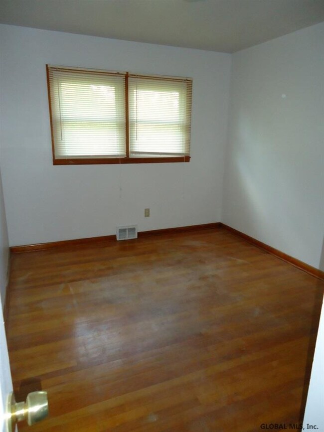 10 Turnstile Dr, Albany, NY 12203 - photo 7