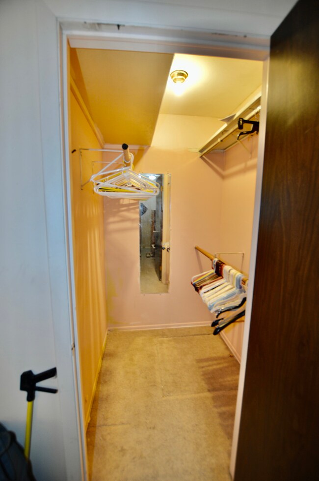 891 Camelot Dr, Crystal Lake, IL 60014 - photo 7