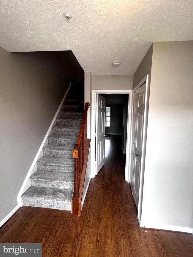 20311 Kellys Ln, Hagerstown, MD 21742 - photo 2