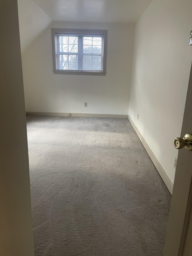 32 Squamscott Rd unit 5, Stratham, NH 03885 - photo 7