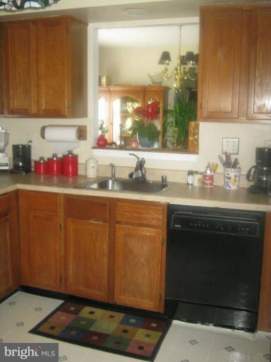 14318 Beaker Ct, Burtonsville, MD 20866 - photo 7