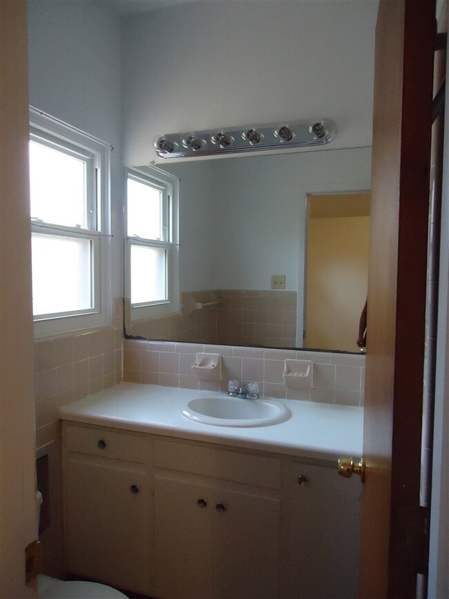 900 Vernon Dr, Jacksonville, NC 28540 - photo 5