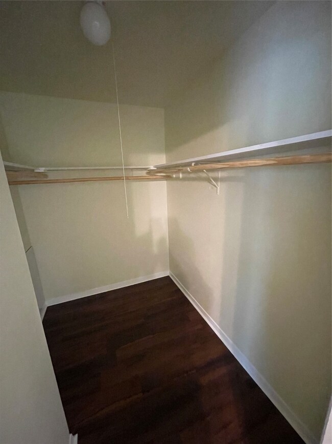 205 E Crestmont Dr, Alvin, TX 77511 - photo 7