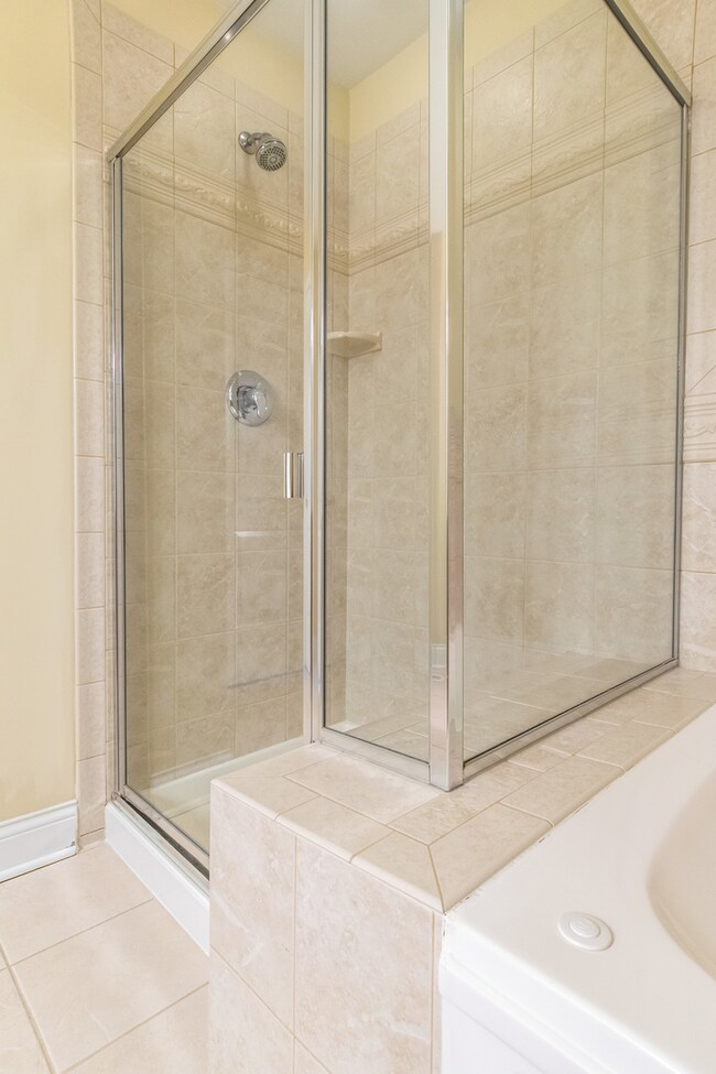 184 Mayo Ct, Elmhurst, IL 60126 - photo 4