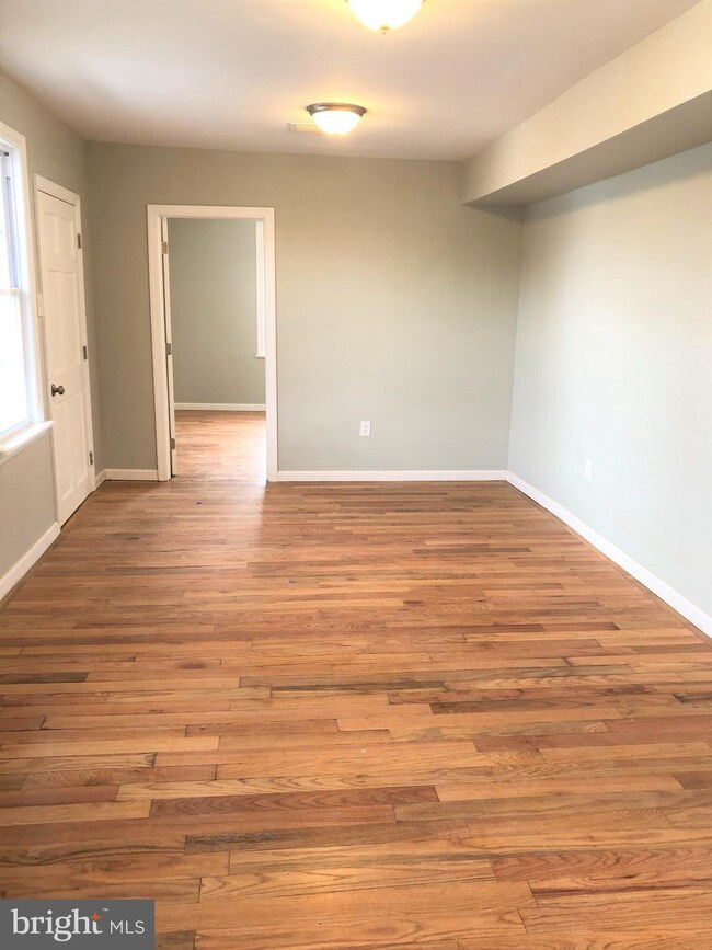 117 E Broad St unit 2F, Palmyra, NJ 08065 - photo 2