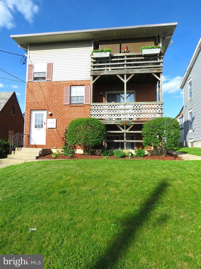 2327 2329 S 4th St, Allentown, PA 18103 - photo 2