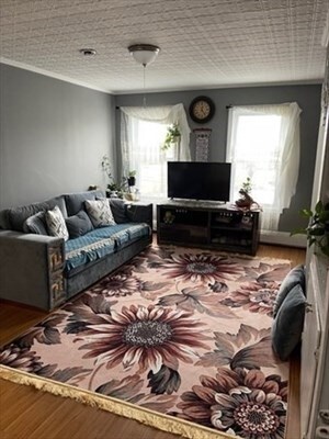 17 Laurel St, Leominster, MA 01453 - photo 2