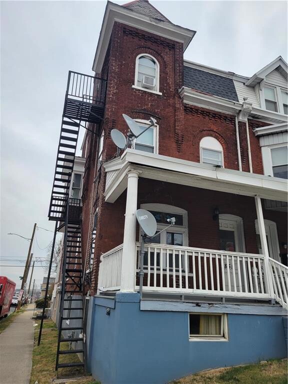 front/side view of property