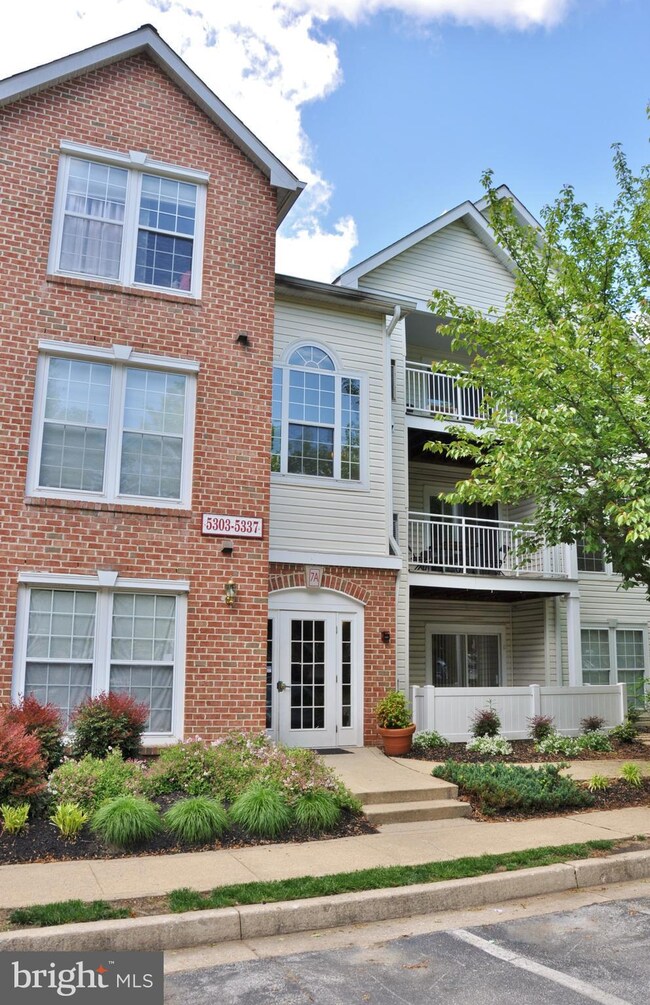 5325 Wagon Shed Cir, Owings Mills, MD 21117 - photo 2