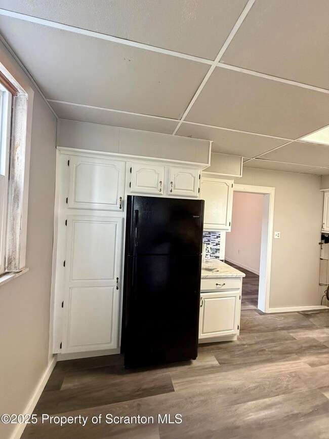 394 Tripp St, West Wyoming, PA 18644 - photo 3