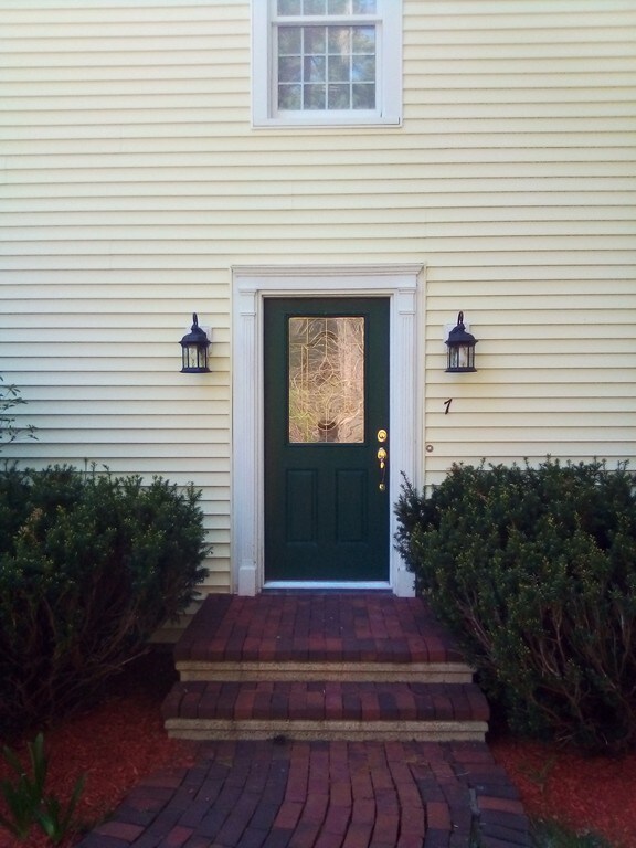 7 Sadler Rd, Upton, MA 01568 - photo 2