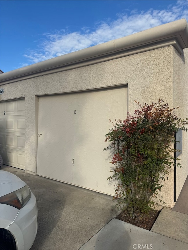 Detached 1 car garage